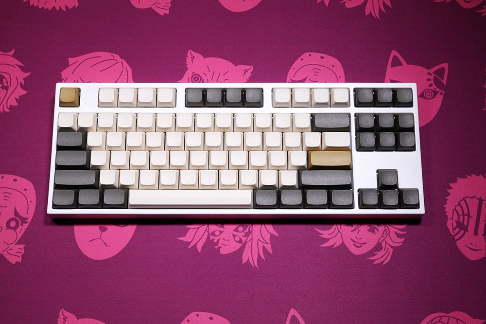 DCS Mechanical keyboard Mousepad Deskmat Demon hunting 900 400 5mm Stitched Edges /Rubber High quality soft touch Rubber DCS Mechanical keyboard Mousepad Deskmat Demon hunting 900 400 5mm Stitched Edges /Rubber High quality soft touch Rubber