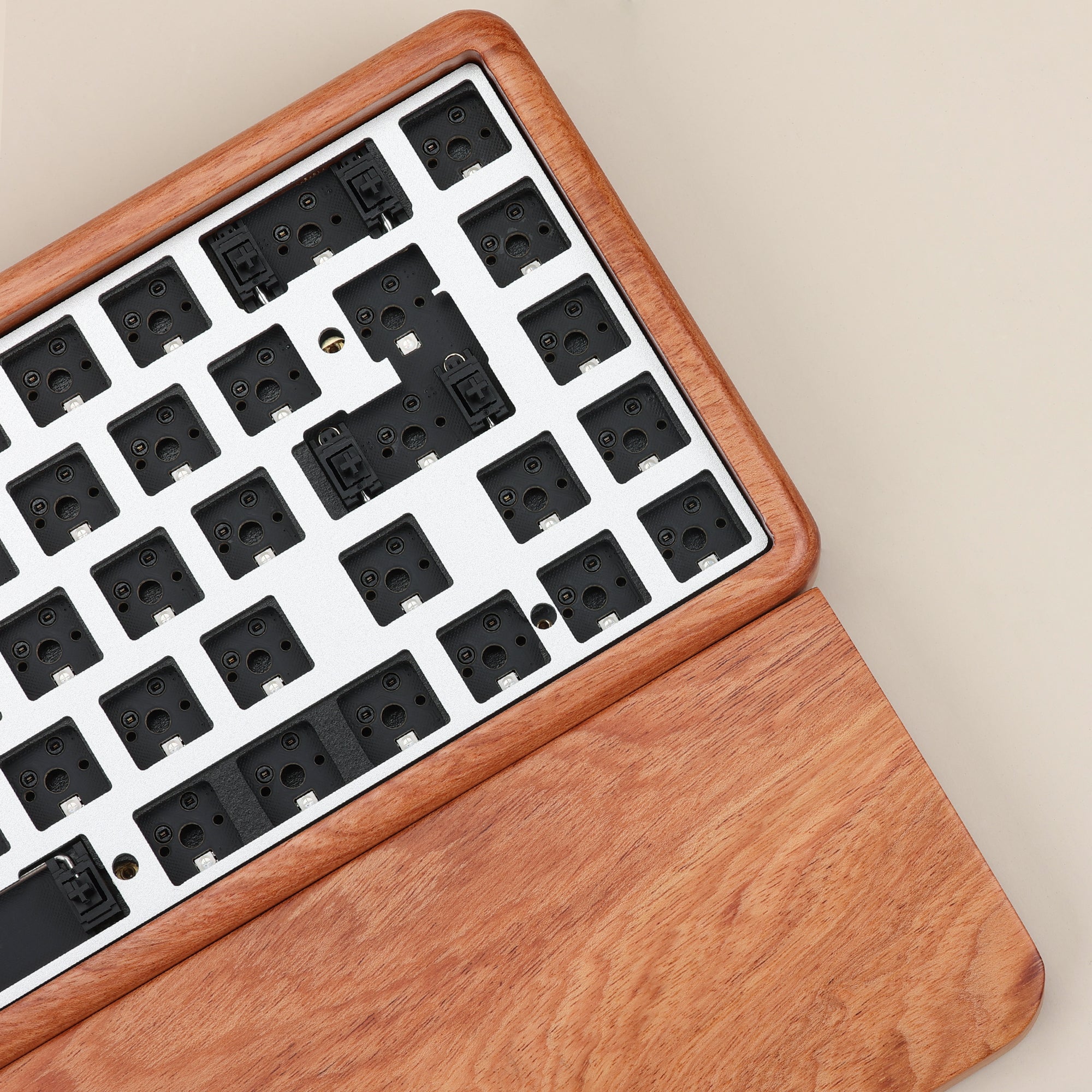 KBDfans 65% Wooden Case Hot-Swap Mechanical Keyboard DIY KIT With Wrist Tray Mount KBDfans 65% Wooden Case Hot-Swap Mechanical Keyboard DIY KIT With Wrist Tray Mount