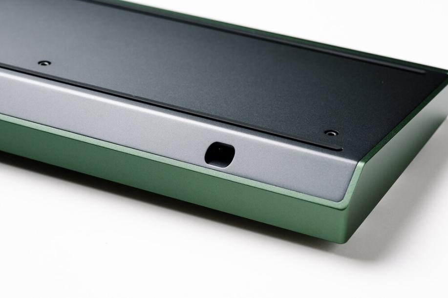 Mode+Eighty+USB+port